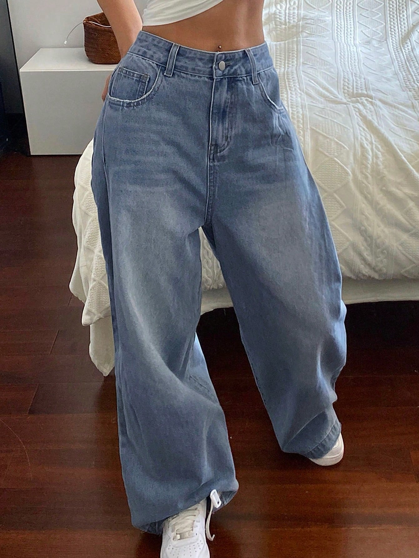 Livesso Ladies' Wide-Leg Jeans with Grinding & Distressed Details,Baggy Jeans,Back to School Clothes